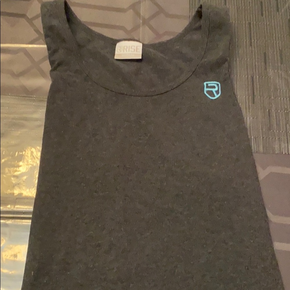 Rise men’s sleeveless Size medium